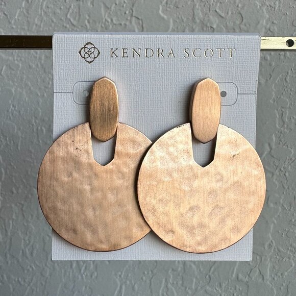 Kendra Scott Didi Earrings Hammered Rose Gold - Picture 1 of 2